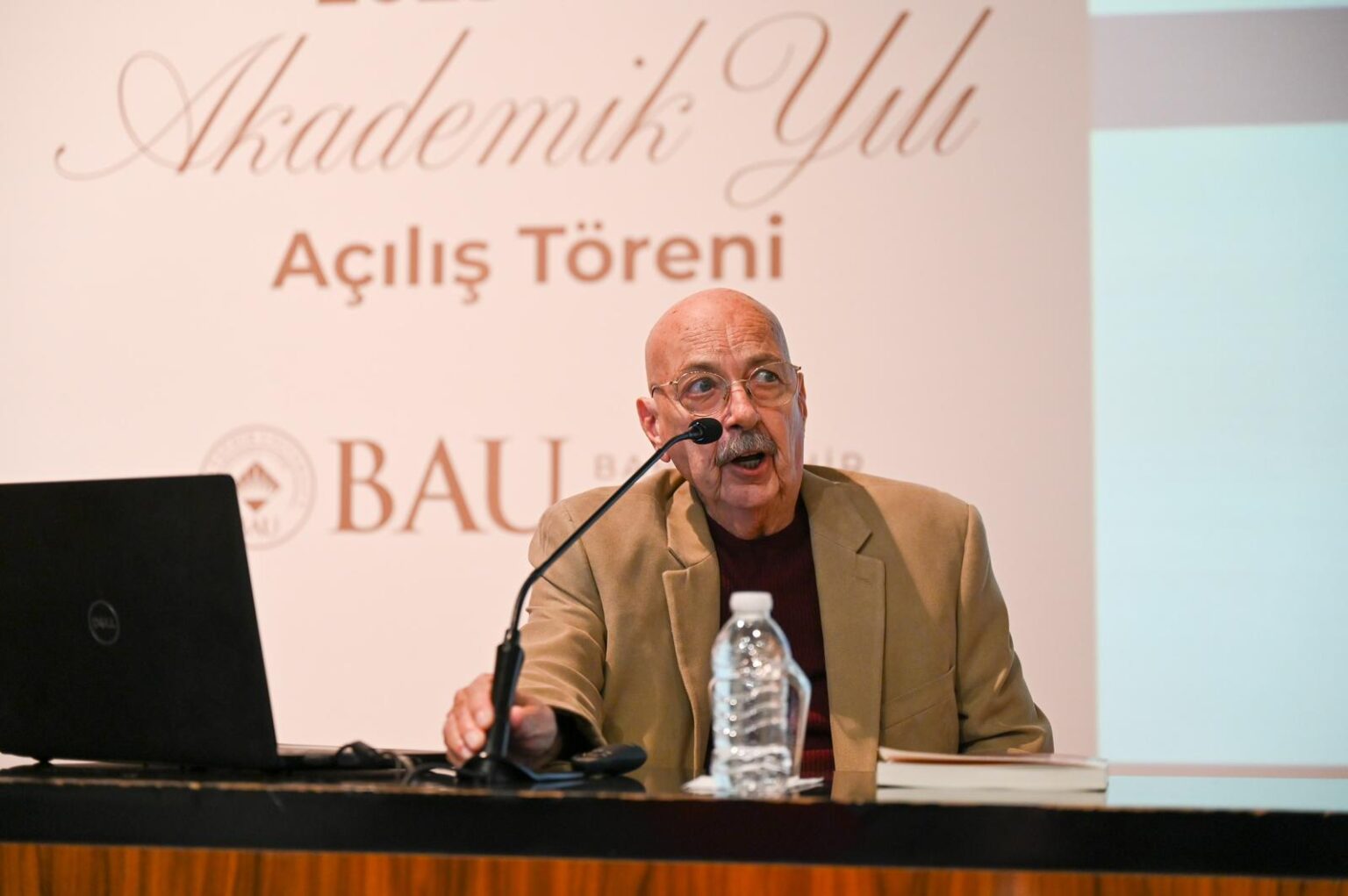 Prof. Dr. Heath W. Lowry - Beşiktaş Semti: Dün ve Bugün
